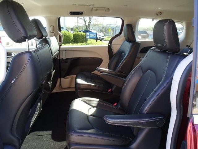 used 2022 Chrysler Pacifica Hybrid car, priced at $25,874