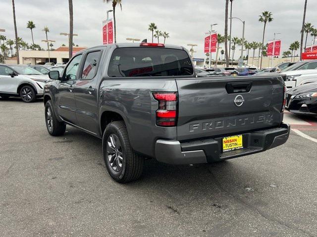 new 2025 Nissan Frontier car