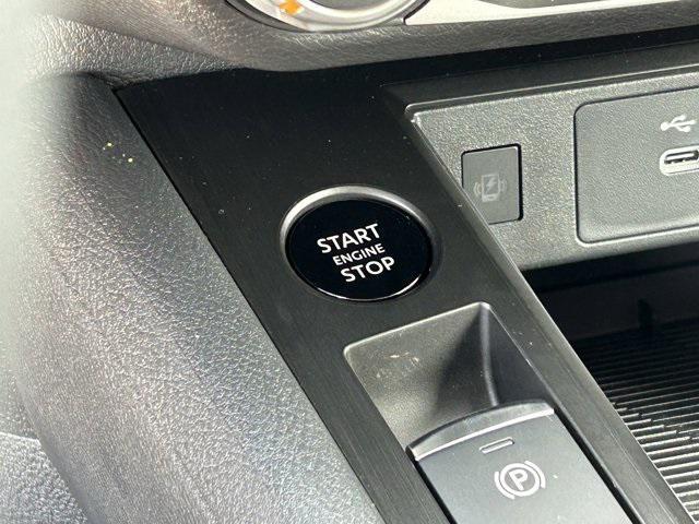 new 2025 Nissan Kicks car, priced at $24,695