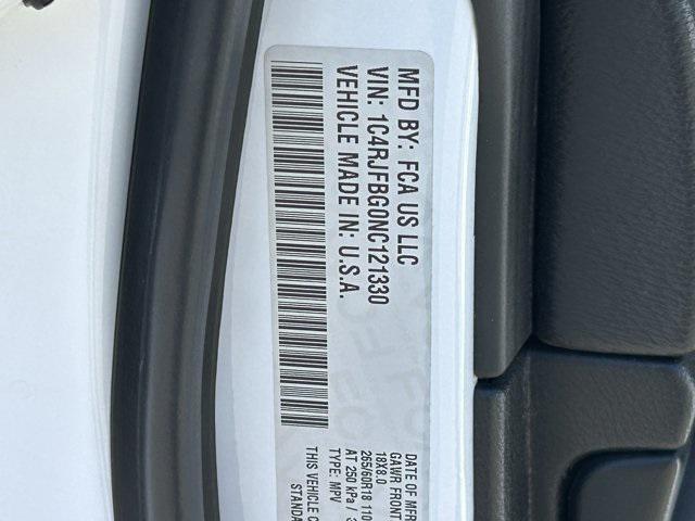 used 2022 Jeep Grand Cherokee car, priced at $29,995
