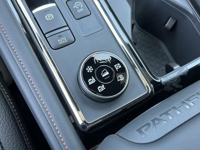 new 2025 Nissan Pathfinder car, priced at $43,398