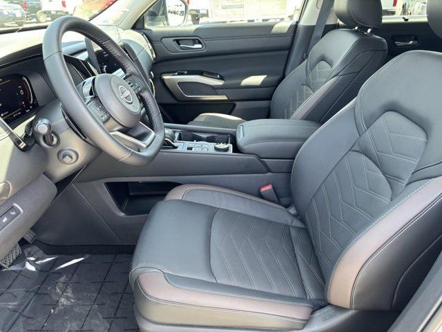 new 2025 Nissan Pathfinder car, priced at $51,753