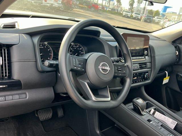 new 2025 Nissan Pathfinder car, priced at $39,455