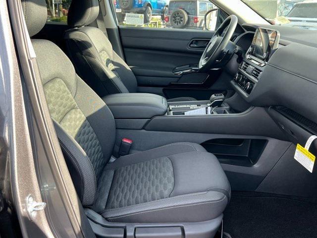 new 2025 Nissan Pathfinder car, priced at $39,455