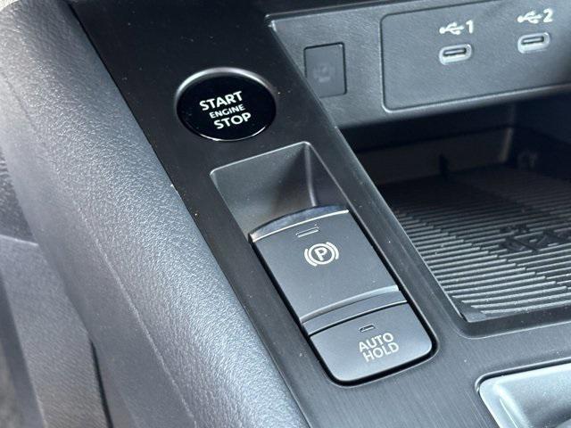 new 2025 Nissan Kicks car, priced at $25,068