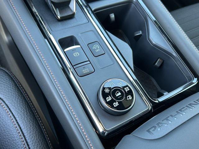 new 2025 Nissan Pathfinder car, priced at $43,529