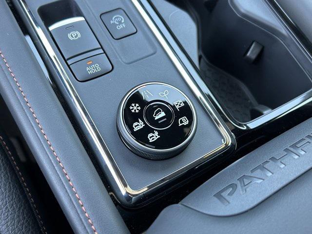 new 2025 Nissan Pathfinder car, priced at $43,529
