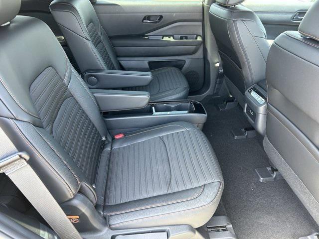 new 2025 Nissan Pathfinder car, priced at $43,529