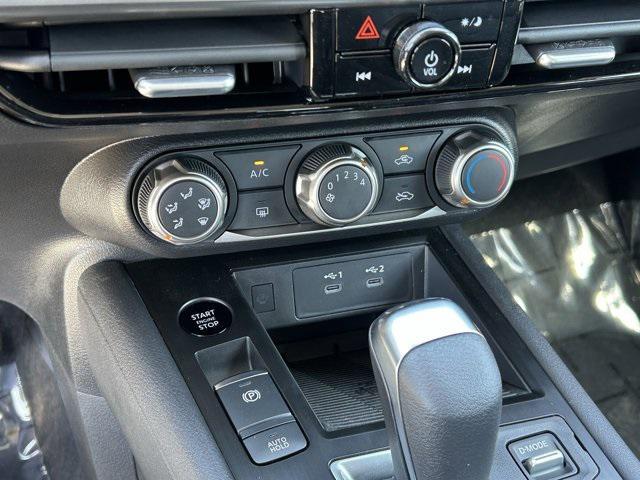 new 2025 Nissan Kicks car, priced at $25,005