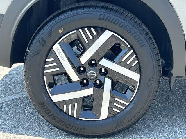 new 2025 Nissan Kicks car, priced at $24,013