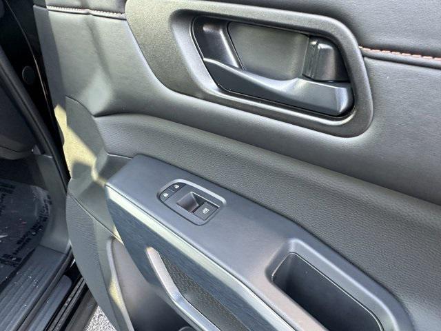 new 2025 Nissan Pathfinder car, priced at $43,510