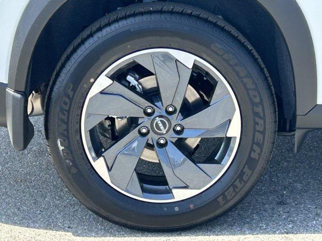 new 2025 Nissan Rogue car, priced at $30,669