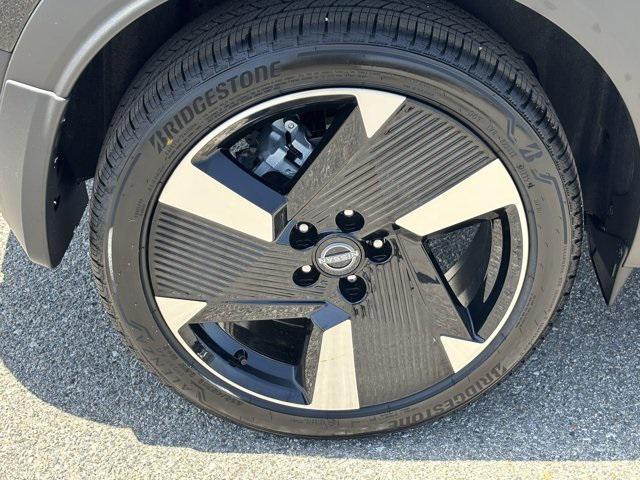 new 2025 Nissan Kicks car, priced at $27,909