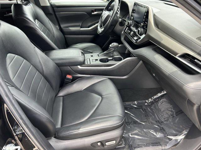 used 2022 Toyota Highlander car, priced at $36,755
