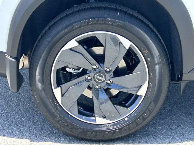 new 2025 Nissan Rogue car, priced at $31,090