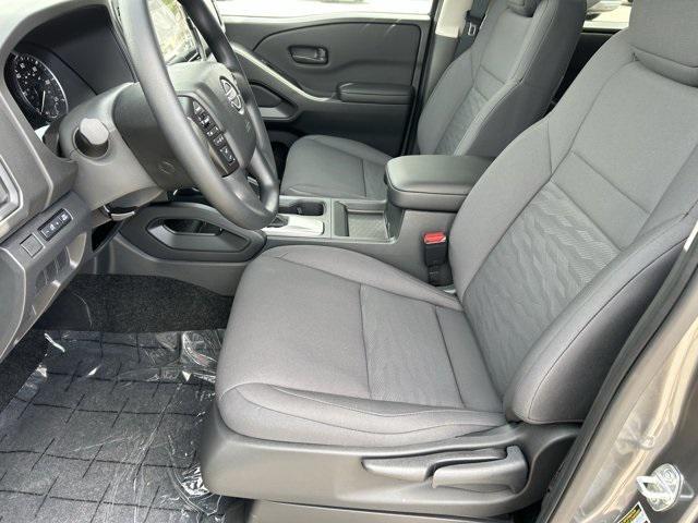 new 2025 Nissan Frontier car