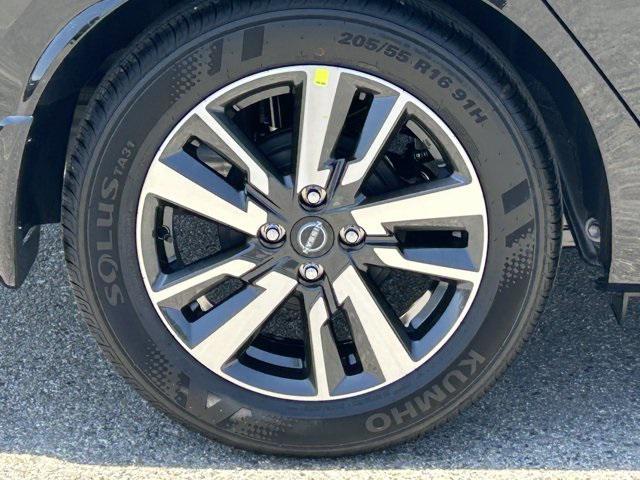 new 2025 Nissan Versa car, priced at $21,911