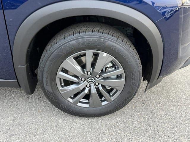 new 2024 Nissan Pathfinder car, priced at $40,734