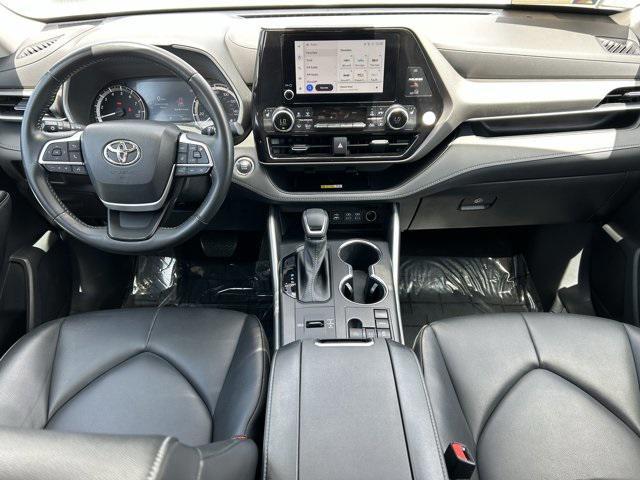 used 2023 Toyota Highlander car, priced at $38,327