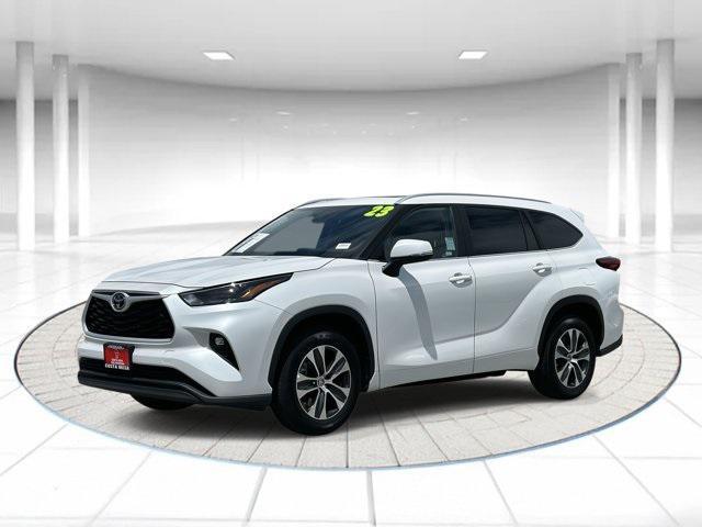 used 2023 Toyota Highlander car, priced at $36,551