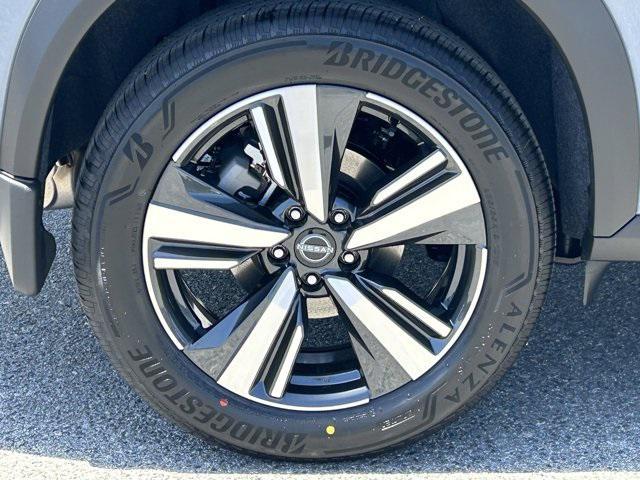 new 2025 Nissan Rogue car, priced at $38,203