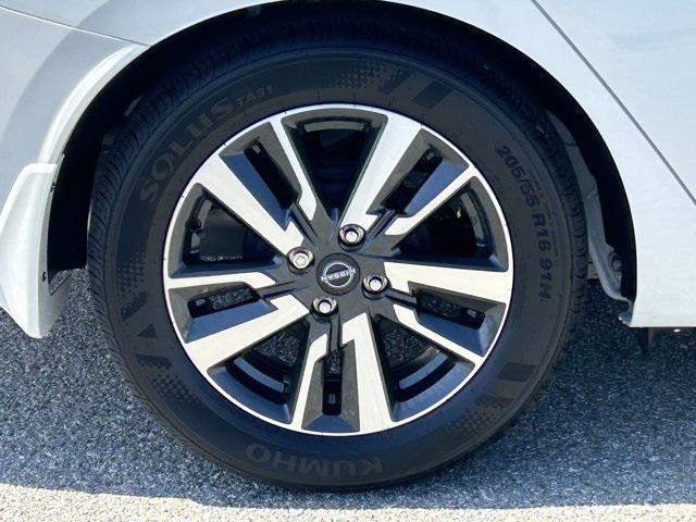 new 2025 Nissan Versa car