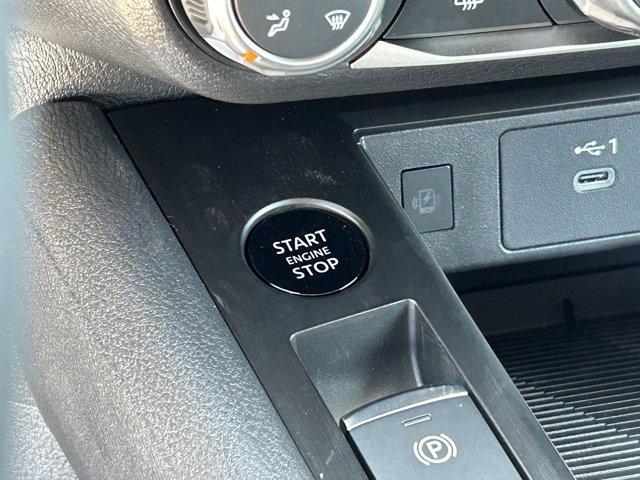 new 2025 Nissan Kicks car, priced at $24,538