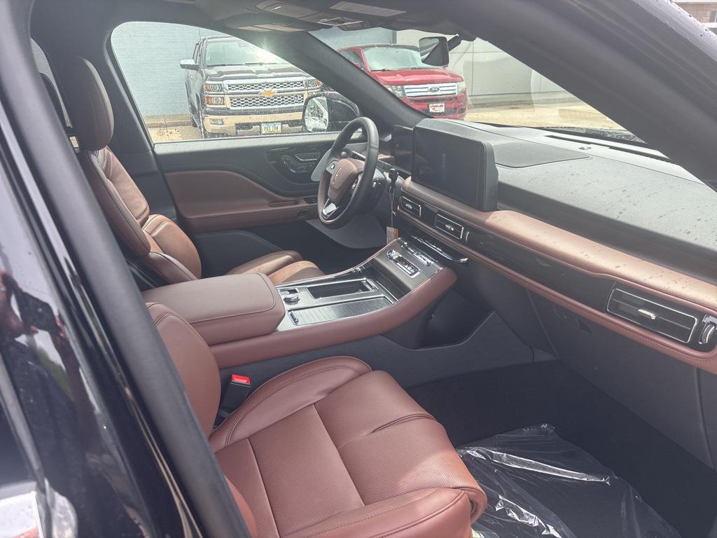 new 2025 Lincoln Aviator car, priced at $81,265