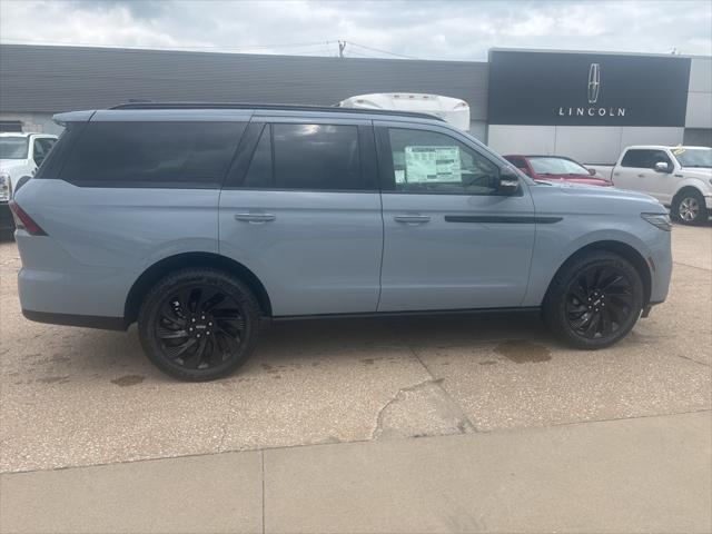 new 2025 Lincoln Navigator car, priced at $106,685