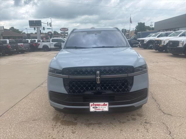 new 2025 Lincoln Navigator car, priced at $106,685