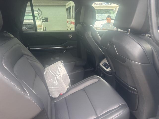 new 2025 Lincoln Navigator car, priced at $106,685