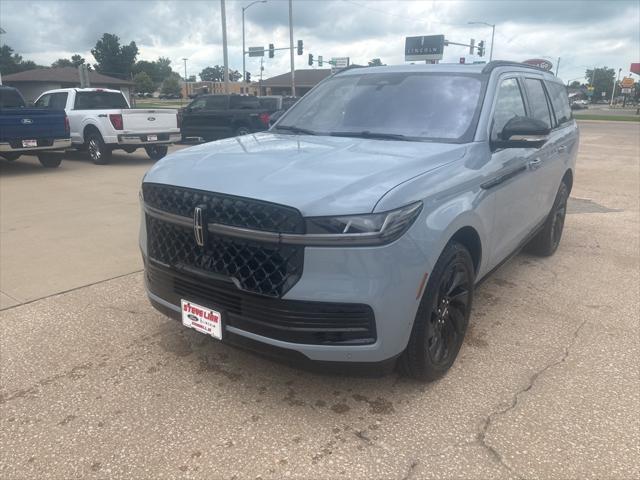 new 2025 Lincoln Navigator car, priced at $106,685