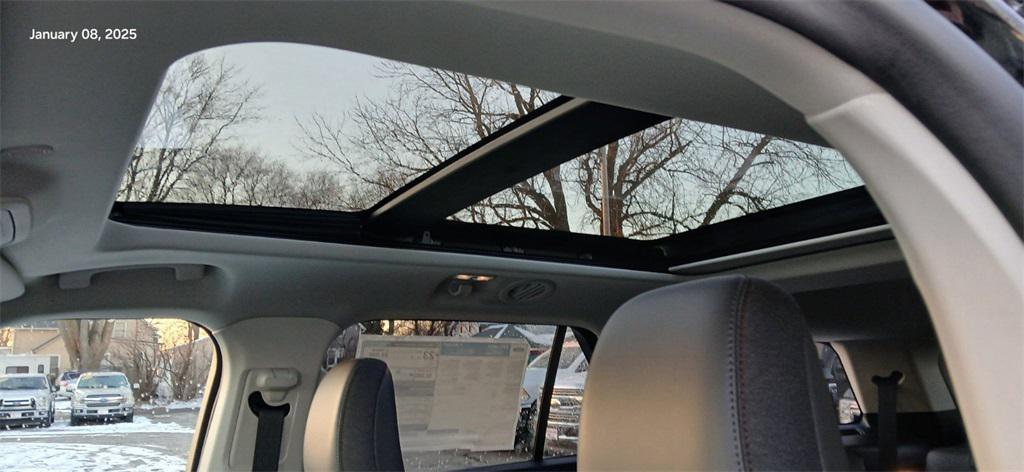 new 2025 Ford Explorer car, priced at $50,060