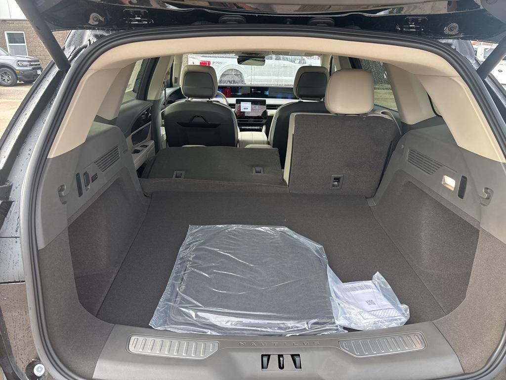 new 2025 Lincoln Nautilus car, priced at $61,535