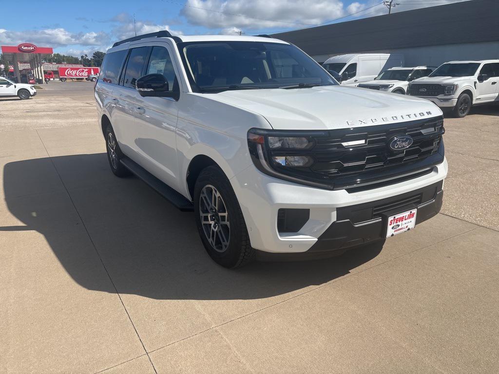 new 2025 Ford Expedition Max car, priced at $75,995