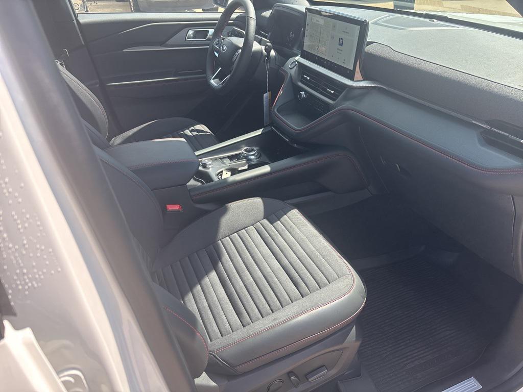 new 2025 Ford Explorer car, priced at $49,585