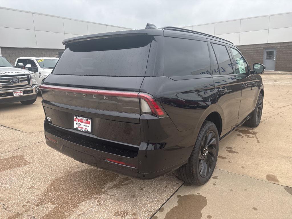 new 2025 Lincoln Navigator car, priced at $105,664