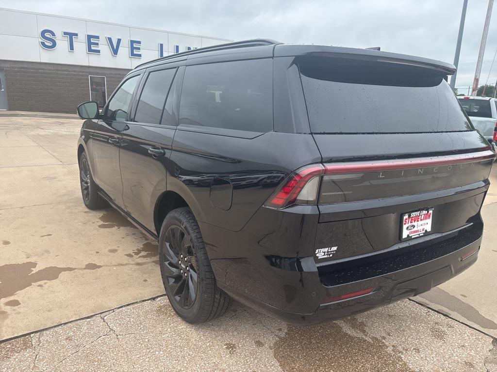 new 2025 Lincoln Navigator car, priced at $105,664