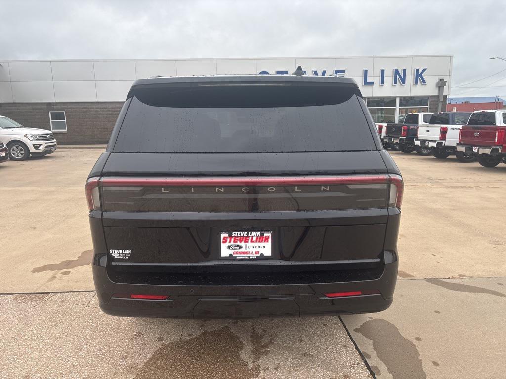 new 2025 Lincoln Navigator car, priced at $105,664