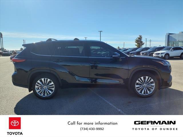 used 2022 Toyota Highlander Hybrid car, priced at $42,065