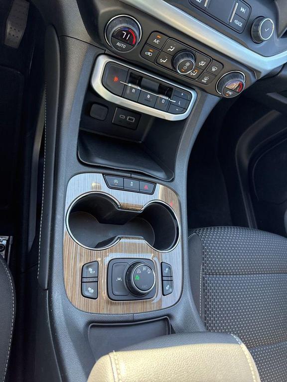 used 2023 GMC Acadia car, priced at $31,899