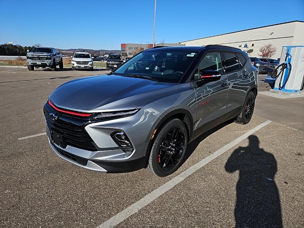 new 2025 Chevrolet Blazer car