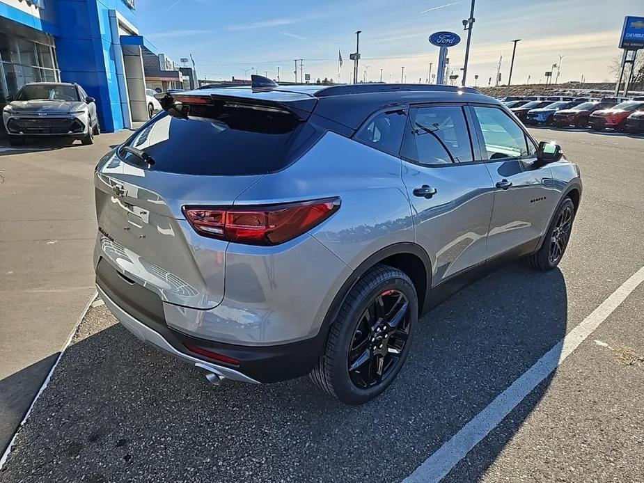 new 2025 Chevrolet Blazer car