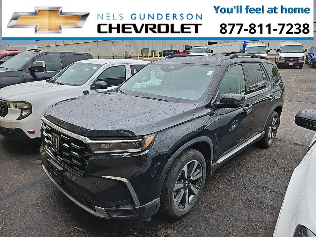 used 2024 Honda Pilot car, priced at $41,900