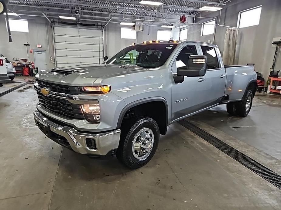 new 2025 Chevrolet Silverado 3500 car