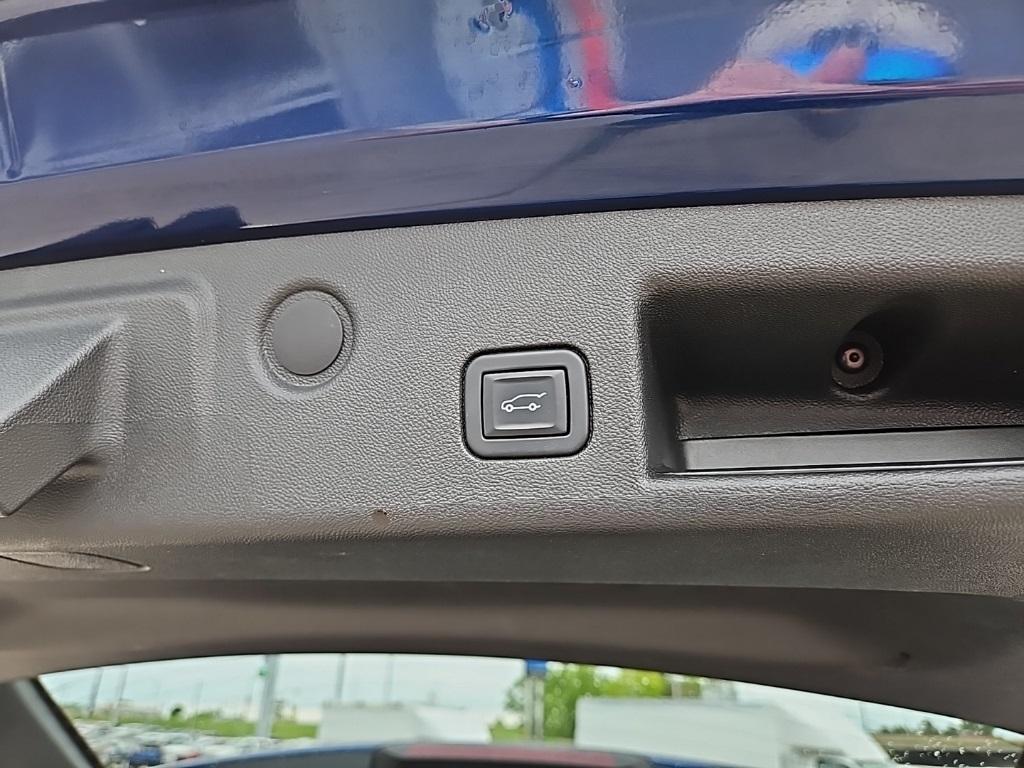 used 2022 Chevrolet Equinox car, priced at $22,900