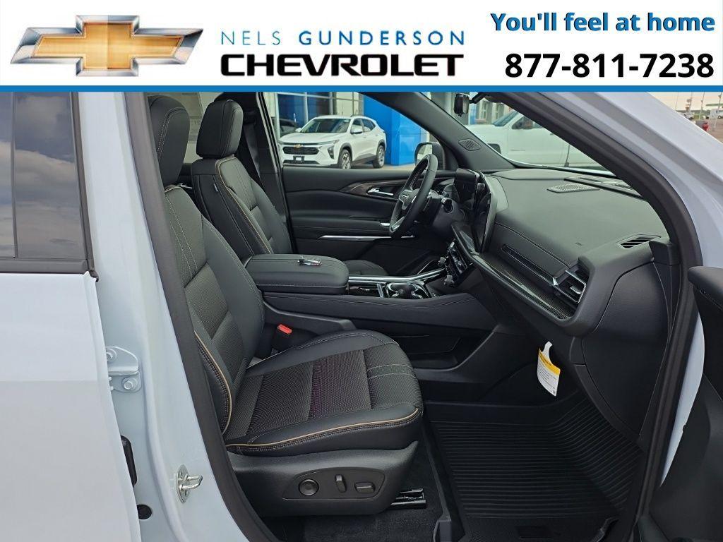 new 2026 Chevrolet Traverse car, priced at $61,200