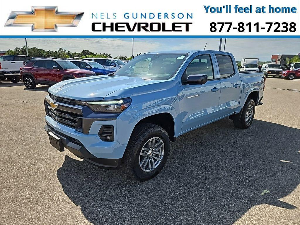 new 2025 Chevrolet Colorado car, priced at $43,900