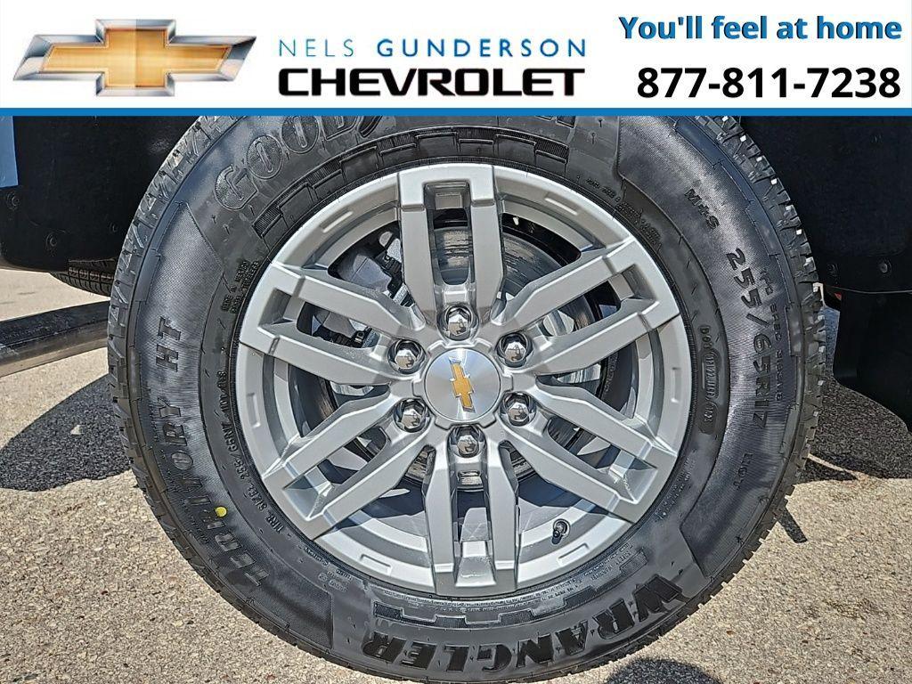 new 2025 Chevrolet Colorado car, priced at $43,900