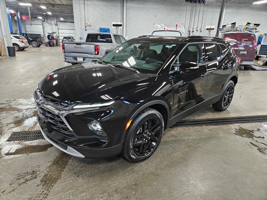 new 2025 Chevrolet Blazer car